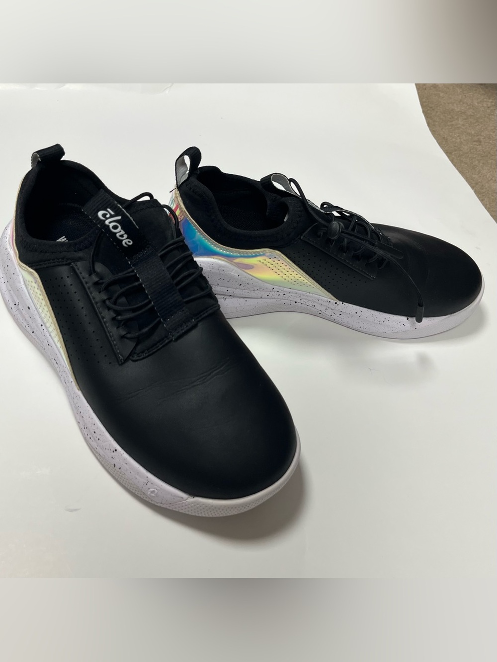 Clove Womens Black Athletic Sneakers with Iridescent Accent size 6